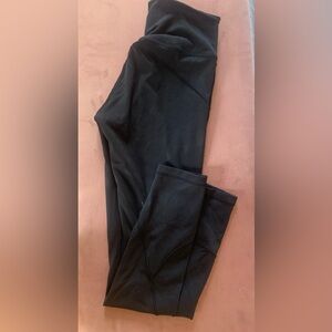 Lululemon black leggings 4